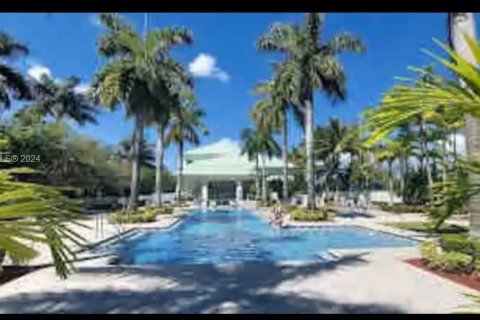 Condominio en venta en Doral, Florida, 1 dormitorio, 99.41 m2 № 1080353 - foto 10