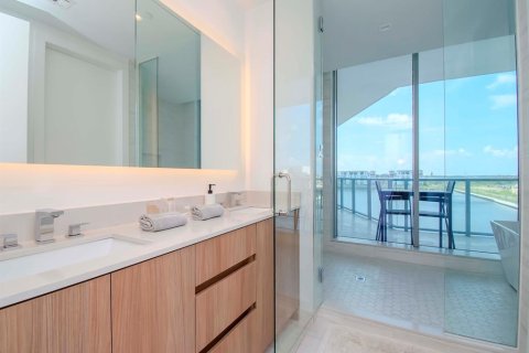 Condo in Tampa, Florida, 2 bedrooms  № 1334680 - photo 16