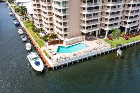 Condo in Fort Lauderdale, Florida, 3 bedrooms  № 996379 - photo 27