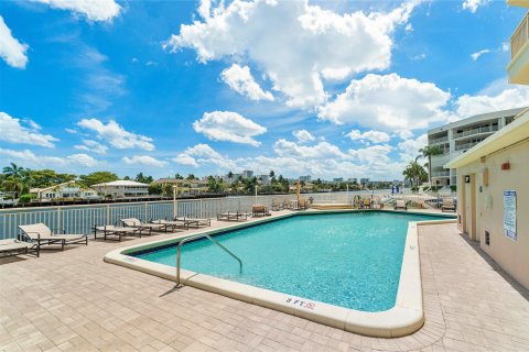 Condo in Fort Lauderdale, Florida, 3 bedrooms  № 996379 - photo 11