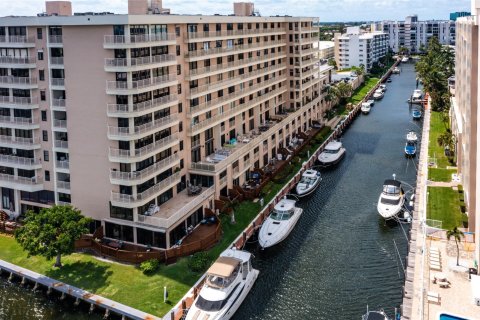 Condo in Fort Lauderdale, Florida, 3 bedrooms  № 996379 - photo 5