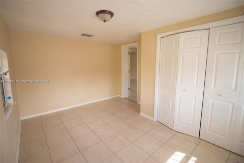 House in Miami, Florida 3 bedrooms, 116.41 sq.m. № 877992 - photo 8