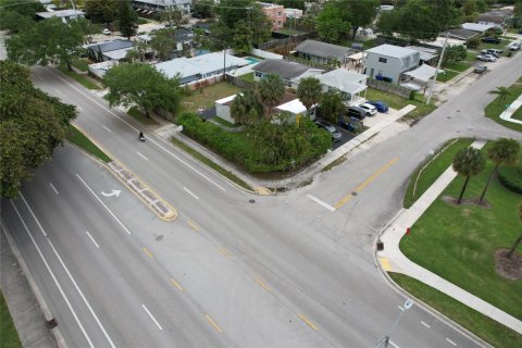 Commercial property in Fort Lauderdale, Florida 95.6 sq.m. № 1079291 - photo 2