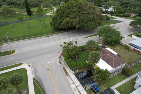 Commercial property in Fort Lauderdale, Florida 95.6 sq.m. № 1079291 - photo 3