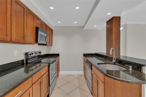 Condo in Fort Lauderdale, Florida, 2 bedrooms  № 1079205 - photo 30