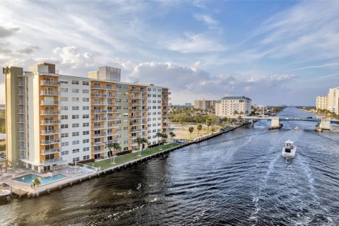 Condo in Fort Lauderdale, Florida, 2 bedrooms  № 1079205 - photo 17