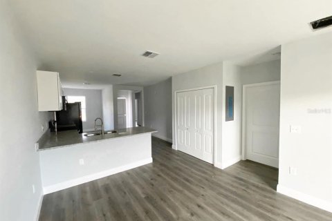 Propiedad comercial en venta en Englewood, Florida, 6 dormitorios, 215.9 m2 № 1082453 - foto 3