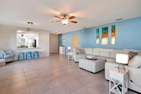 Casa en venta en Punta Gorda, Florida, 3 dormitorios, 163.32 m2 № 959746 - foto 8