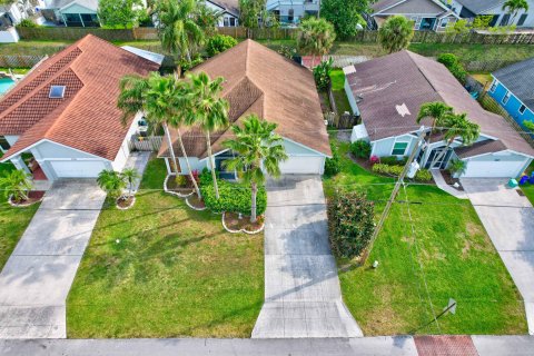 House in Jupiter, Florida 3 bedrooms, 164.44 sq.m. № 1092411 - photo 12