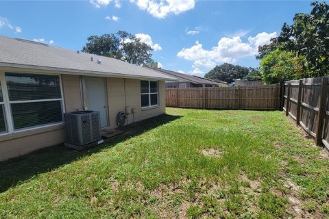 House in Tampa, Florida 3 bedrooms, 101.17 sq.m. № 1352512 - photo 23