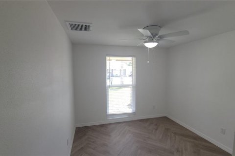 House in Tampa, Florida 3 bedrooms, 101.17 sq.m. № 1352512 - photo 9