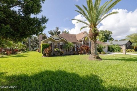 Villa ou maison à vendre à South Daytona, Floride: 3 chambres, 193.52 m2 № 1343042 - photo 4