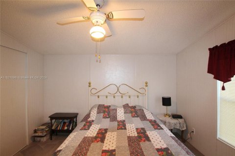 House in Moore Haven, Florida 3 bedrooms, 107.02 sq.m. № 991470 - photo 25