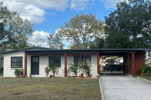 House in Tampa, Florida 3 bedrooms, 97.64 sq.m. № 1437993 - photo 1