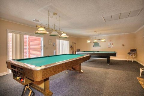 Condo in Palm Springs, Florida, 1 bedroom  № 1161960 - photo 17