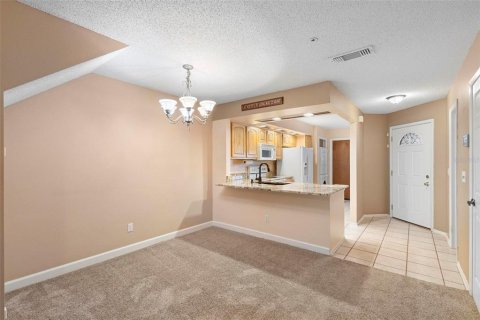 Townhouse in Altamonte Springs, Florida 2 bedrooms, 117.8 sq.m. № 1313078 - photo 15