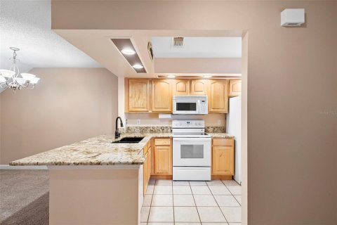 Townhouse in Altamonte Springs, Florida 2 bedrooms, 117.8 sq.m. № 1313078 - photo 5