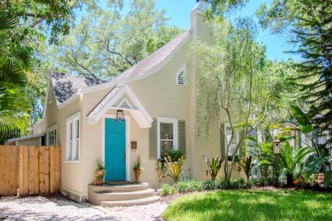 Casa en venta en Tampa, Florida, 2 dormitorios, 132.85 m2 № 1251940 - foto 1