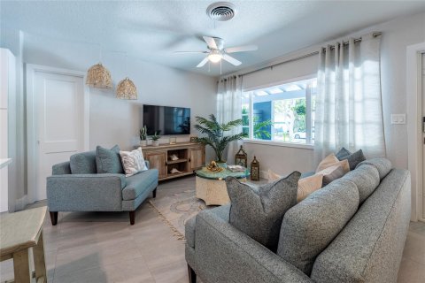 Immobilier commercial à vendre à Pompano Beach, Floride: 264.77 m2 № 1142608 - photo 1