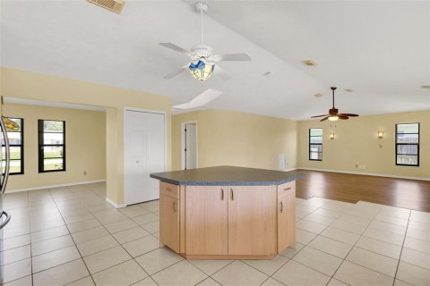 Villa ou maison à vendre à Port St. Lucie, Floride: 3 chambres, 175.96 m2 № 1114262 - photo 13