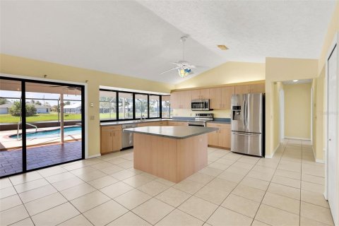 Villa ou maison à vendre à Port St. Lucie, Floride: 3 chambres, 175.96 m2 № 1114262 - photo 8