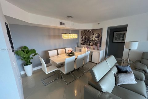 Condominio en venta en Aventura, Florida, 2 dormitorios, 107.21 m2 № 1381835 - foto 7