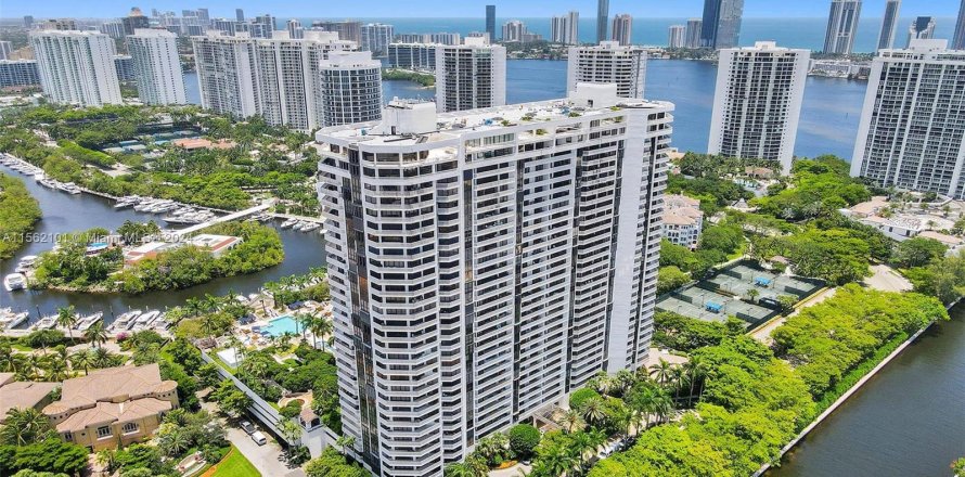 Condo in Aventura, Florida, 3 bedrooms  № 1097220