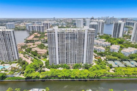 Condo in Aventura, Florida, 3 bedrooms  № 1097220 - photo 2