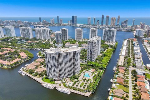 Condo in Aventura, Florida, 3 bedrooms  № 1097220 - photo 12