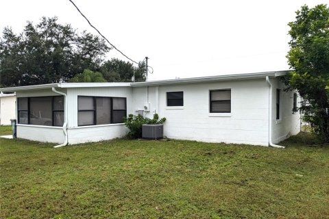 House in North Port, Florida 2 bedrooms, 72.56 sq.m. № 1359201 - photo 12