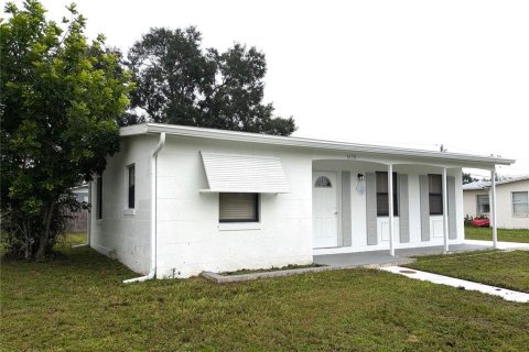 Villa ou maison à vendre à North Port, Floride: 2 chambres, 72.56 m2 № 1359201 - photo 1