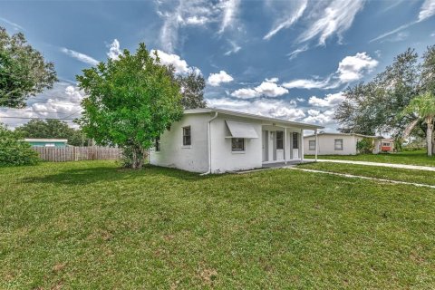 Villa ou maison à vendre à North Port, Floride: 2 chambres, 72.56 m2 № 1359201 - photo 27