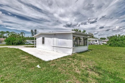 Villa ou maison à vendre à North Port, Floride: 2 chambres, 72.56 m2 № 1359201 - photo 26