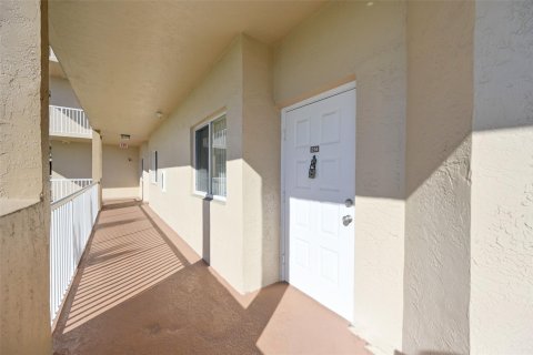 Copropriété à vendre à Tamarac, Floride: 2 chambres, 102.29 m2 № 914267 - photo 10