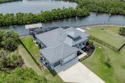 Villa ou maison à vendre à Port Charlotte, Floride: 3 chambres, 188.68 m2 № 1201929 - photo 6