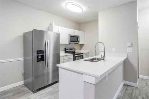 Condo in Tampa, Florida, 1 bedroom  № 1379707 - photo 11