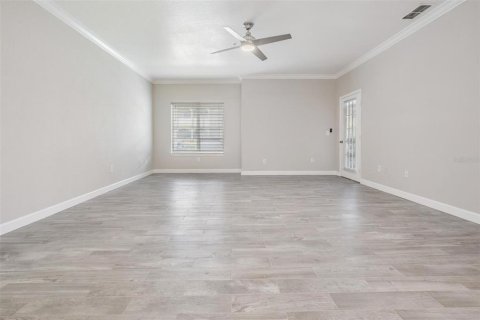 Condo in Tampa, Florida, 1 bedroom  № 1379707 - photo 9