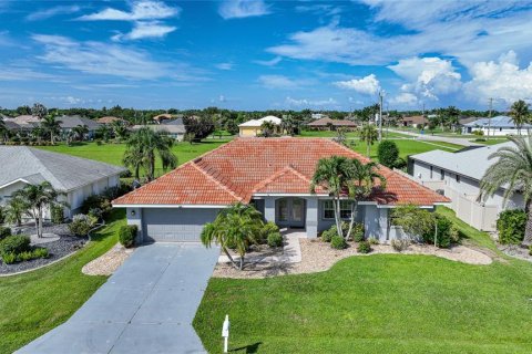 Villa ou maison à vendre à Punta Gorda, Floride: 3 chambres, 183.76 m2 № 1303296 - photo 1