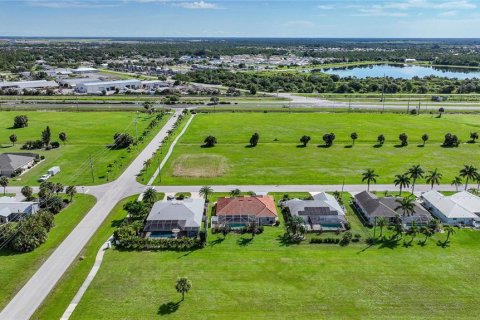 House in Punta Gorda, Florida 3 bedrooms, 183.76 sq.m. № 1303296 - photo 25