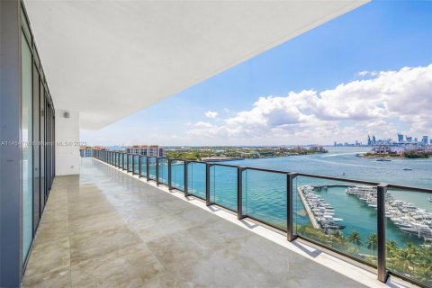 Condo in Miami Beach, Florida, 4 bedrooms  № 726102 - photo 13