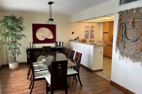 Condo in Fort Lauderdale, Florida, 2 bedrooms  № 1077656 - photo 20