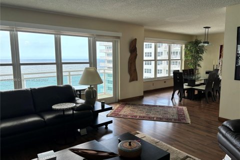 Condo in Fort Lauderdale, Florida, 2 bedrooms  № 1077656 - photo 19