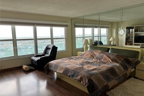 Condo in Fort Lauderdale, Florida, 2 bedrooms  № 1077656 - photo 21