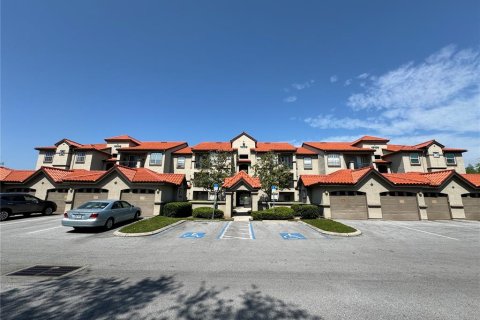 Condominio en venta en Lutz, Florida, 3 dormitorios, 120.49 m2 № 1114800 - foto 1