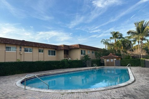 Condo in Lauderdale Lakes, Florida, 3 bedrooms  № 1418755 - photo 10