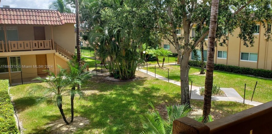 Condo in Lauderdale Lakes, Florida, 3 bedrooms  № 1418755