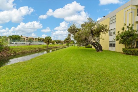 Condominio en venta en Miami, Florida, 2 dormitorios, 97.55 m2 № 1418756 - foto 14