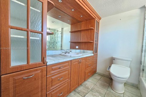 Condominio en venta en Hallandale Beach, Florida, 2 dormitorios, 117.52 m2 № 912157 - foto 10