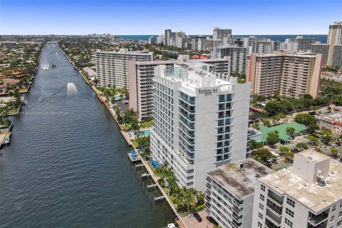 Condominio en venta en Fort Lauderdale, Florida, 4 dormitorios, 388.98 m2 № 1310791 - foto 2