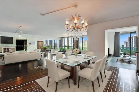 Condominio en venta en Fort Lauderdale, Florida, 4 dormitorios, 388.98 m2 № 1310791 - foto 17